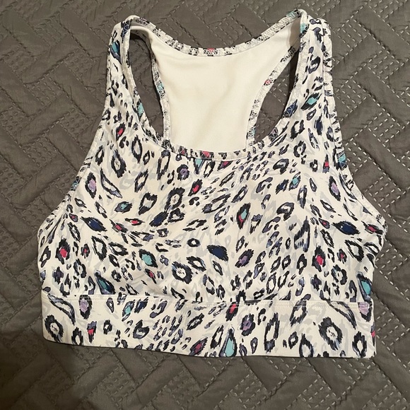 Legging and sport bra set from fabletics. - Picture 2 of 4